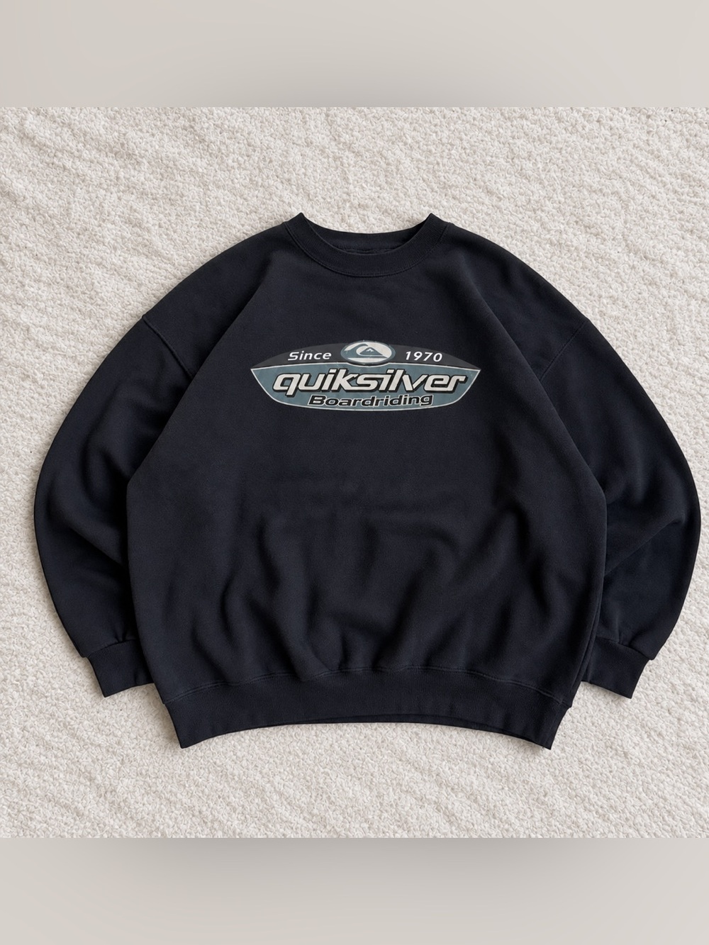 Gildan Reprint Black Quiksilver Crewneck Sweatshirt with Center Logo